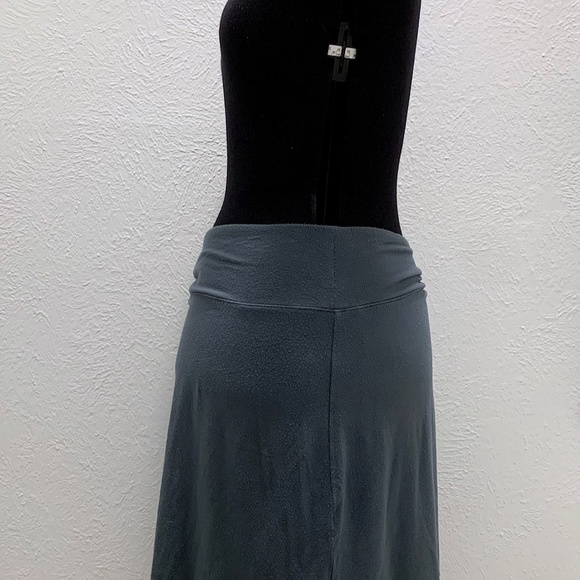 Athleta | Layered Skirt with Hidden Front Pocket | Grey | LG | Lightly Used - Picture 3 of 8